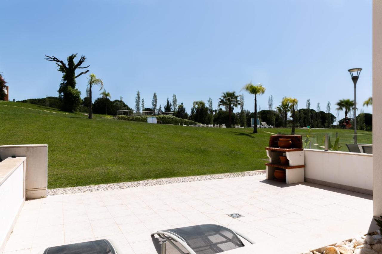 Sunny Villa Facing The Swimming Pool Fontainhas  Экстерьер фото