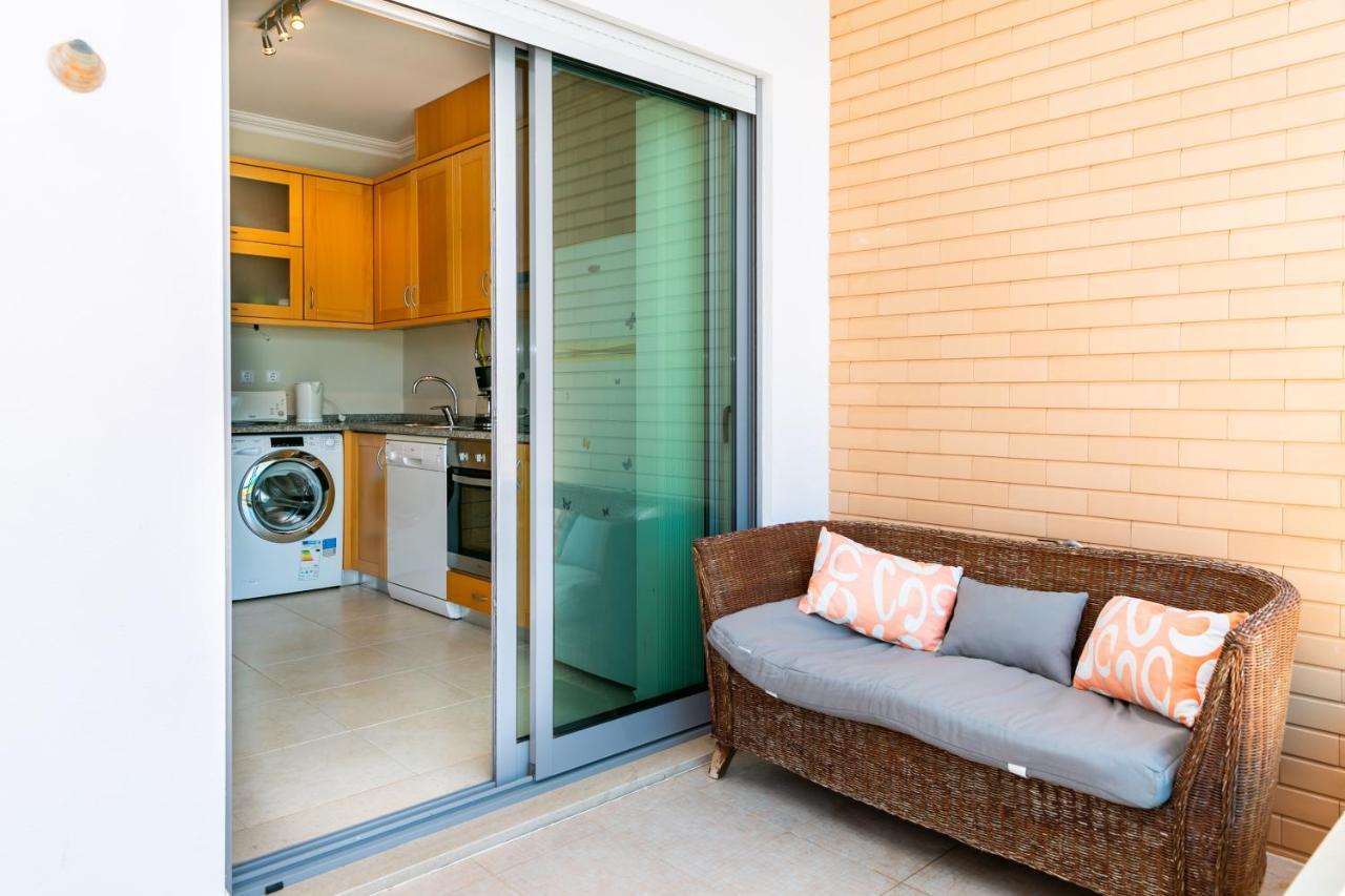 Sunny Villa Facing The Swimming Pool Fontainhas  Экстерьер фото