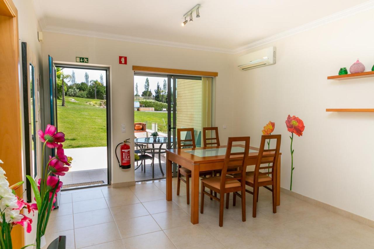 Sunny Villa Facing The Swimming Pool Fontainhas  Экстерьер фото
